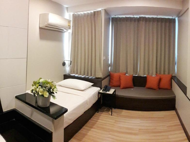 Ywca Hotel Bangkok Exterior photo